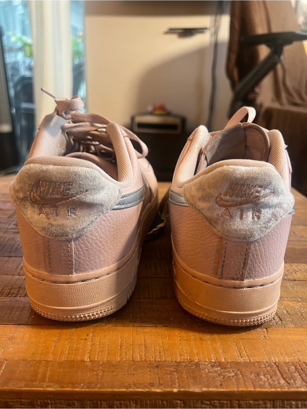 Nike Wmns Air Force 1 Pink Leather'Faux Sherpa Fur' sz 8 - Picture 4 of 6